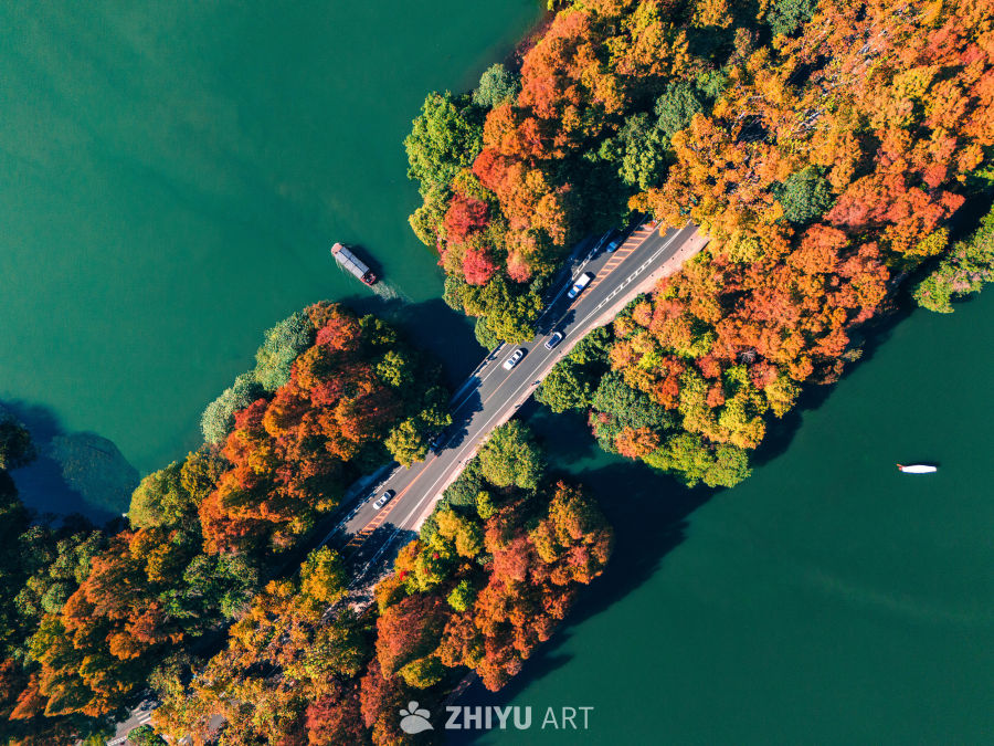 山水间歌声回荡 回荡思念的滚烫