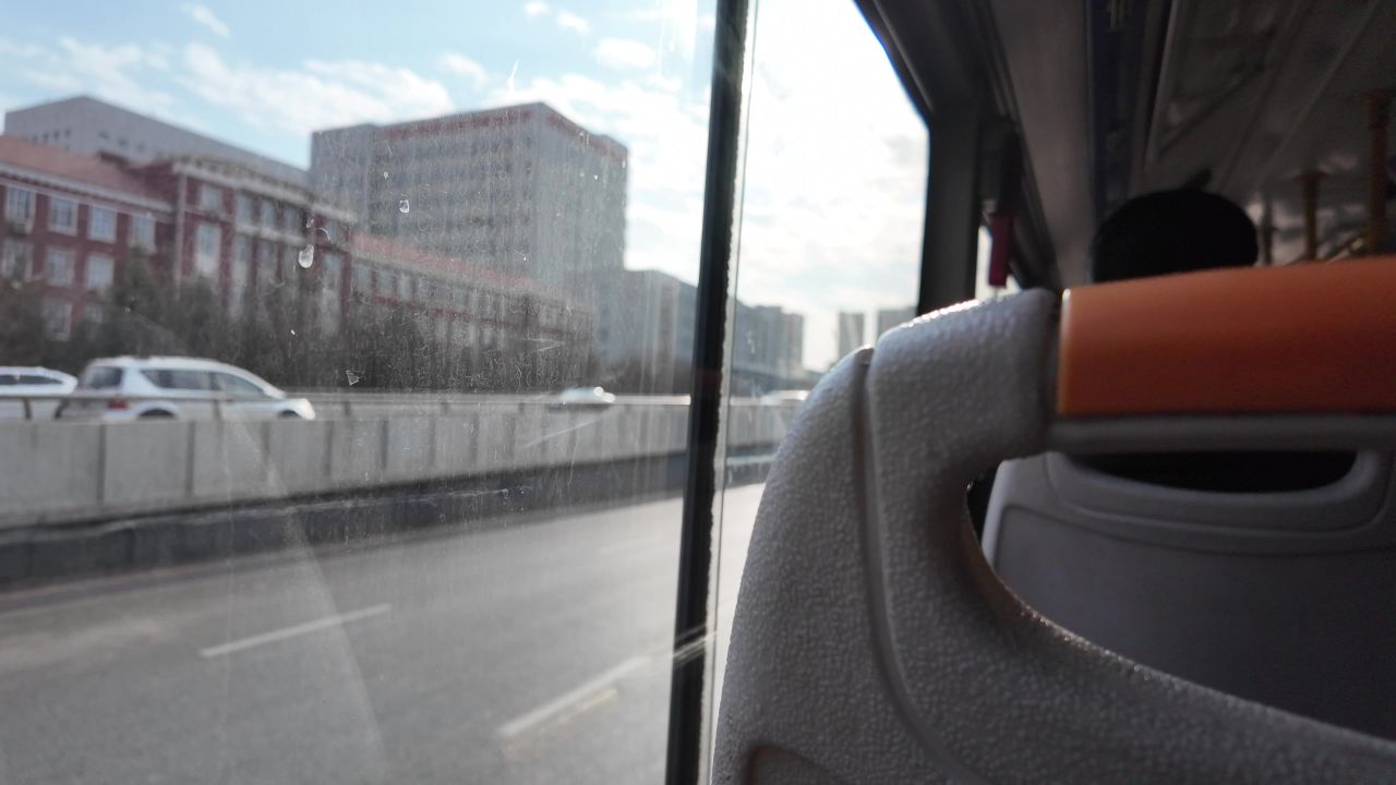 坐公交车 7