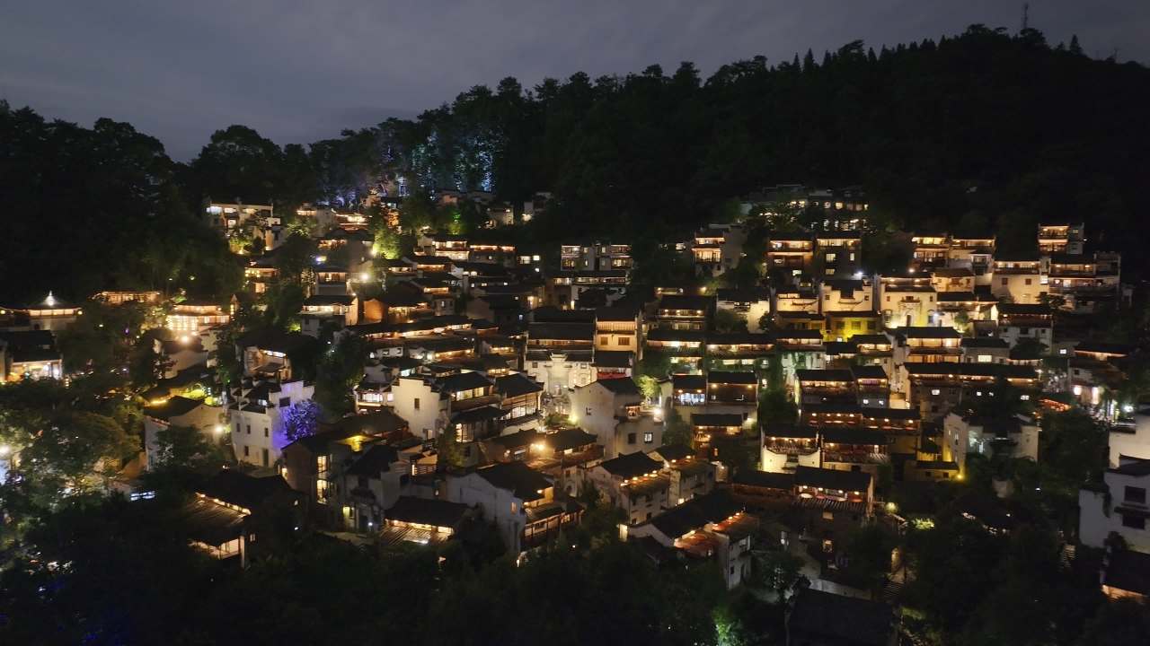 夜幕下的古村落