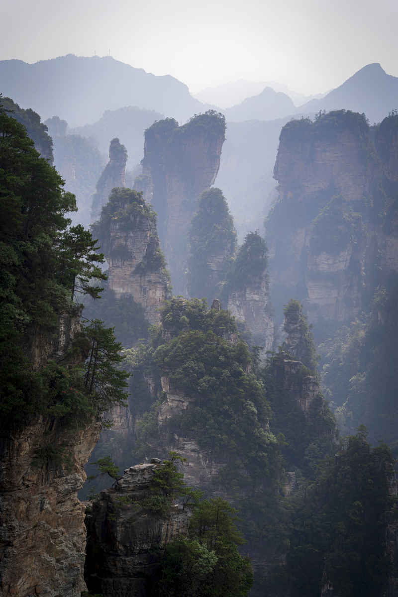 怪石嶙峋