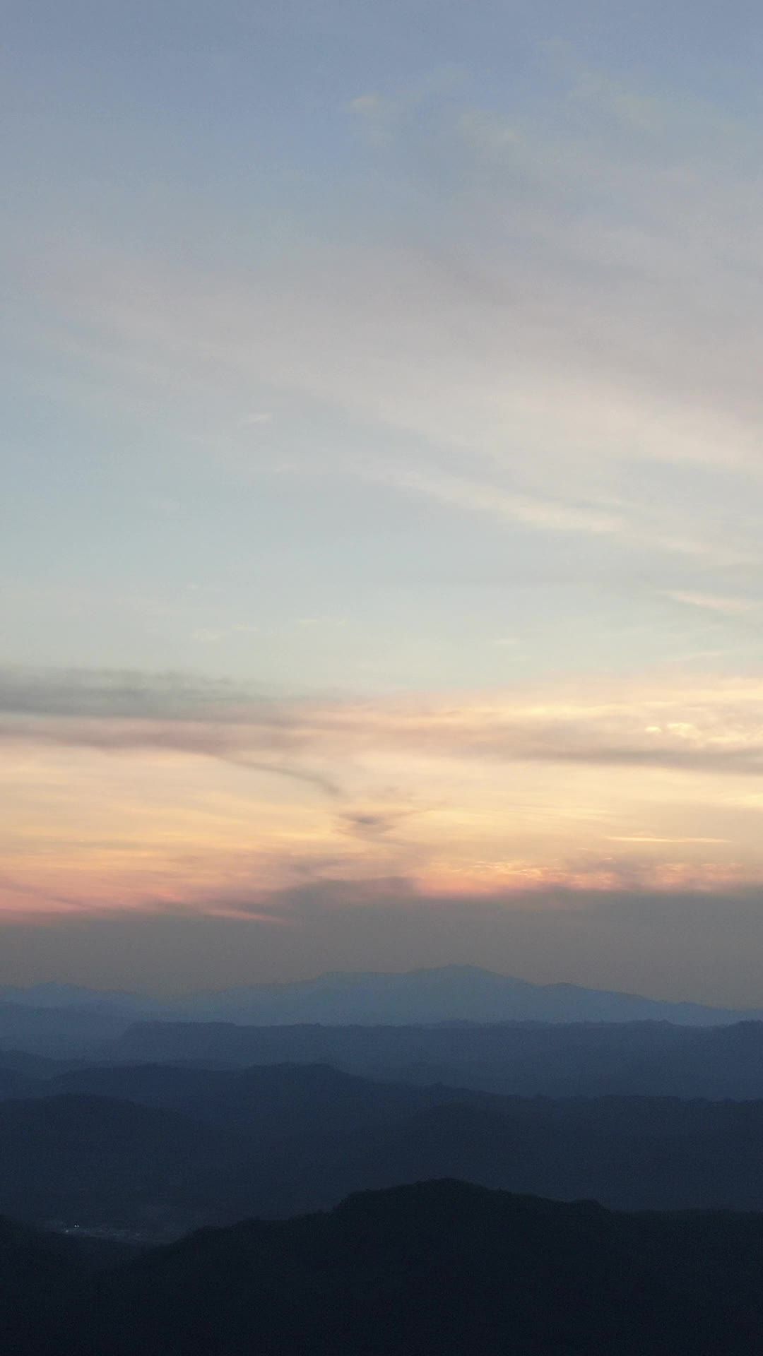 日落山景