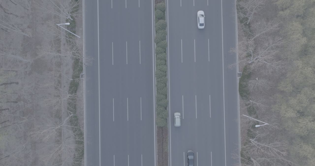 空中俯瞰高速公路