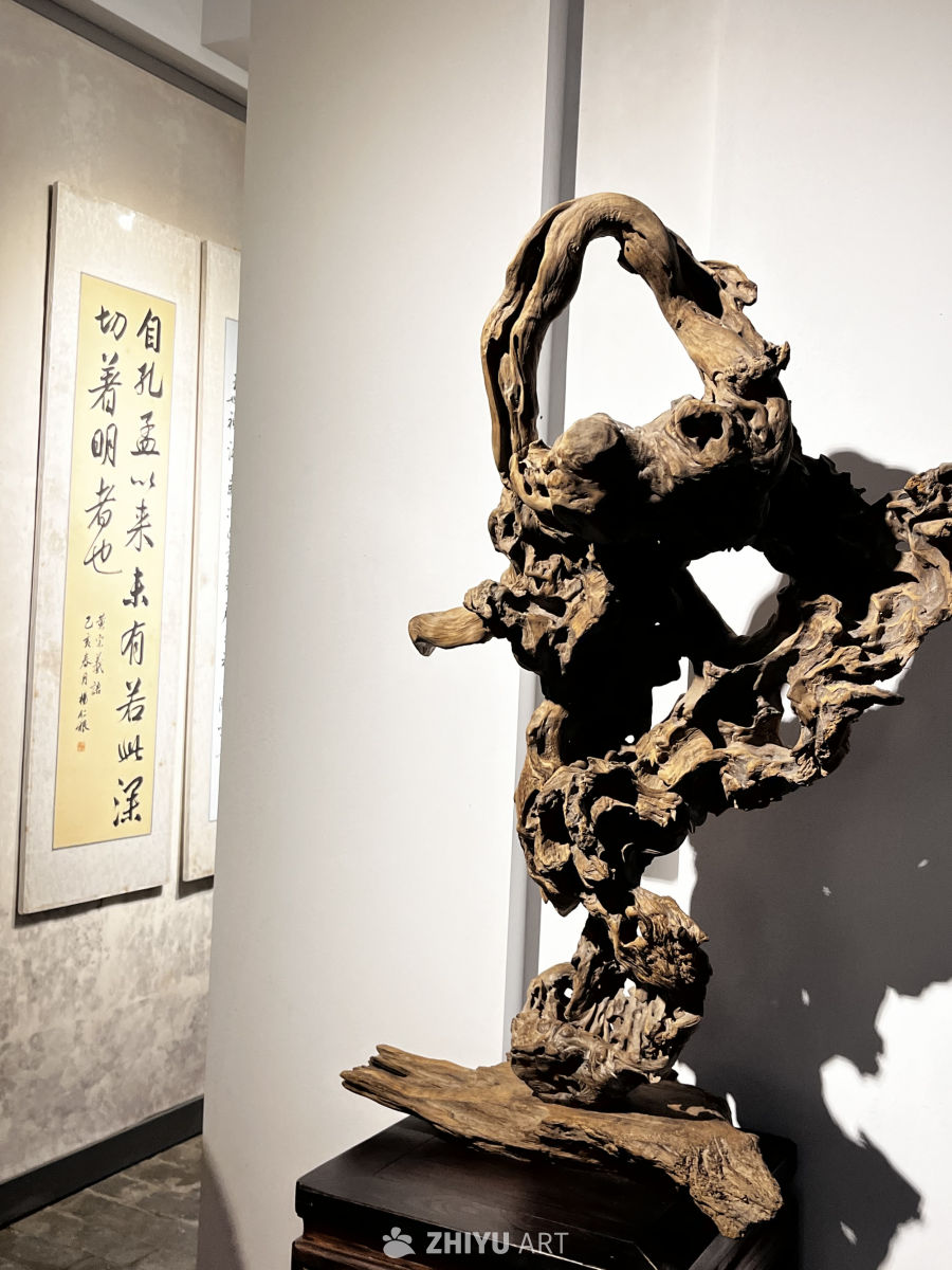 根雕与书法的艺术对话
