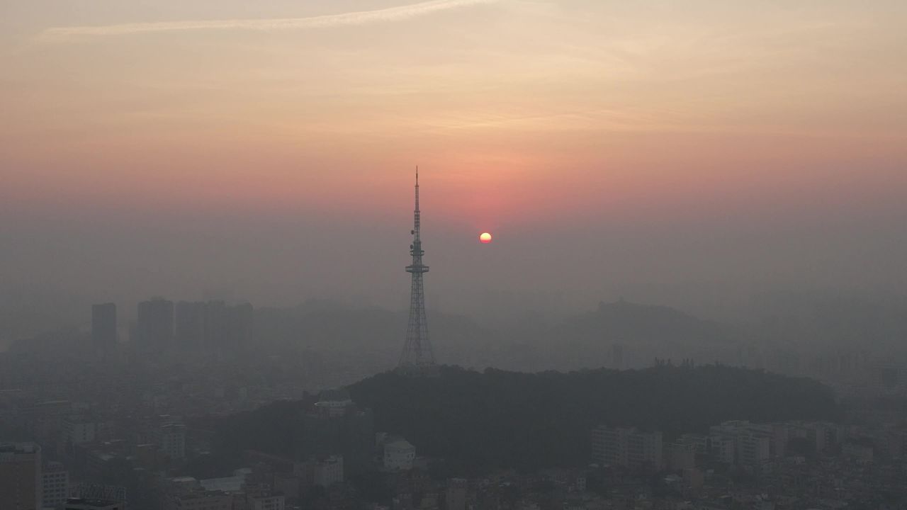 广东阳江城市清晨日出彩霞迷雾航拍 