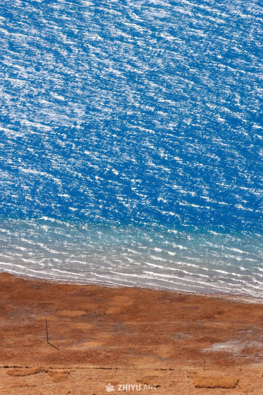 蓝海与红沙的交界