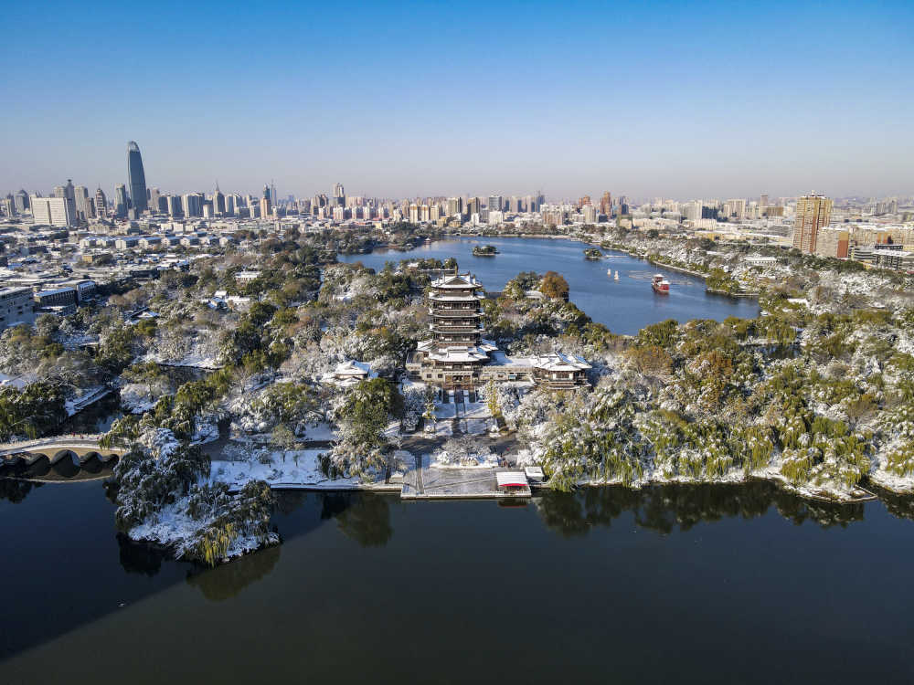 航拍山东济南大明湖5A景区全景图