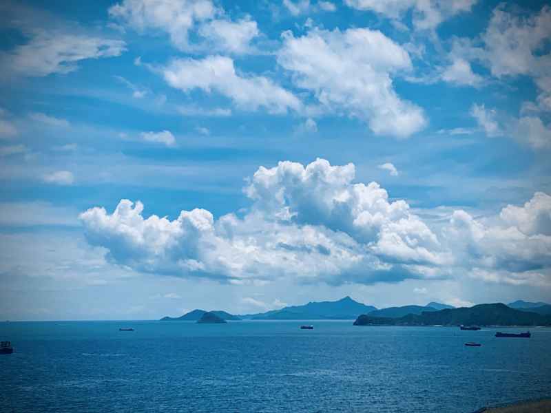 江流上的小船 14