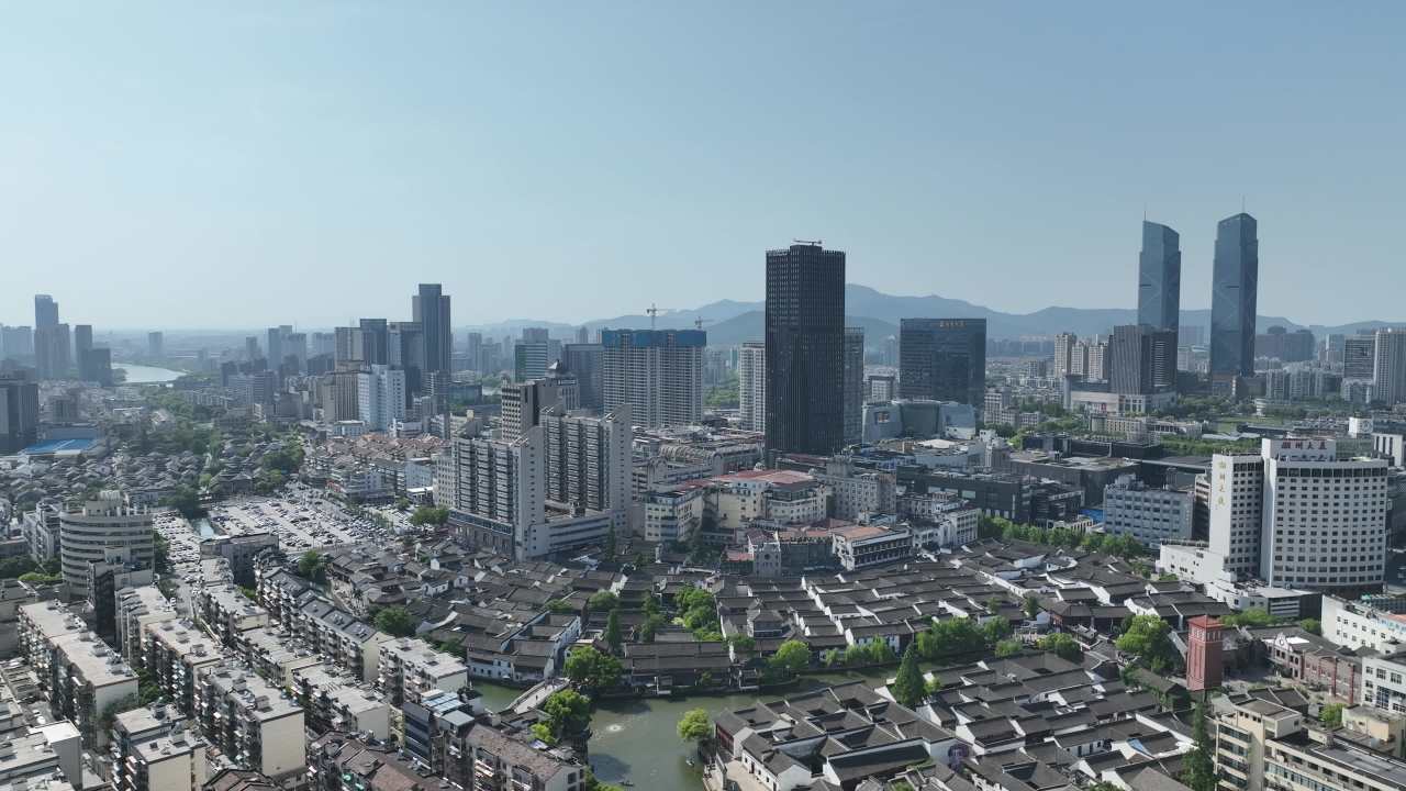 4K航拍浙江湖州城市建筑风光大景 3