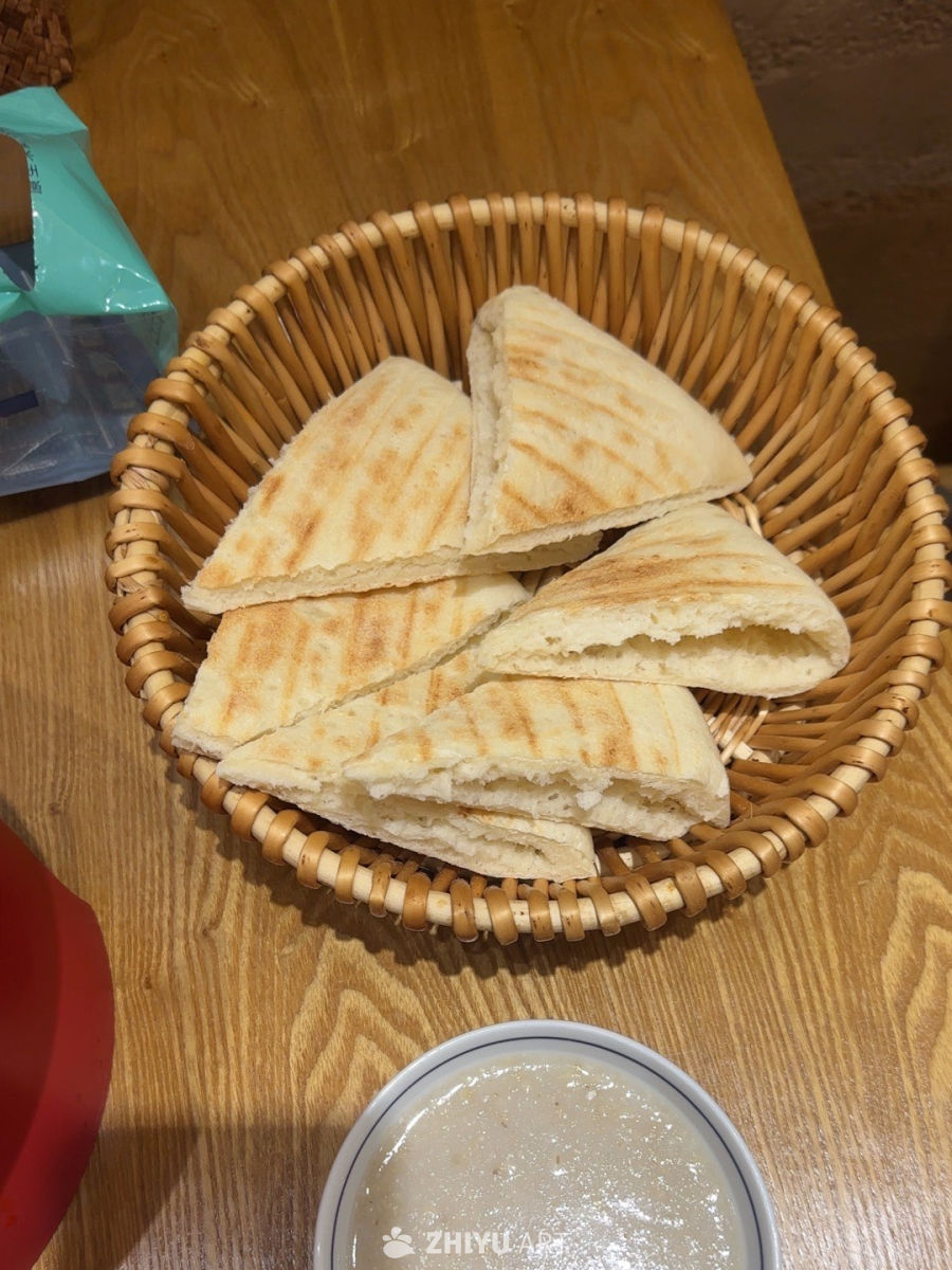 篮子里的美味面包