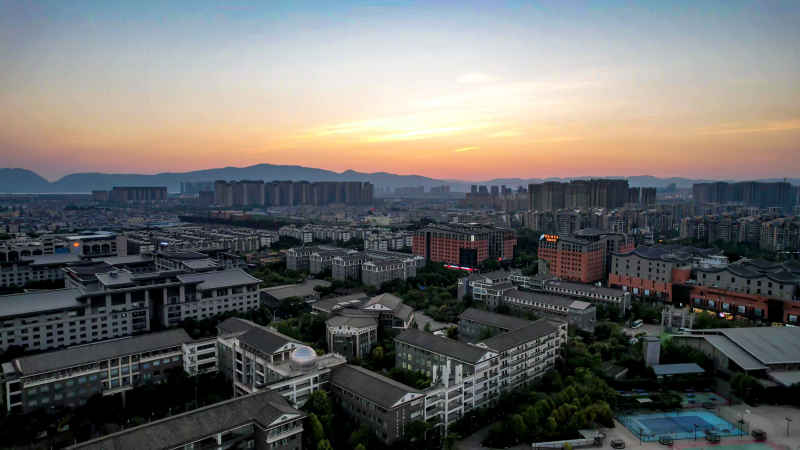 云南昆明城市风光航拍图 