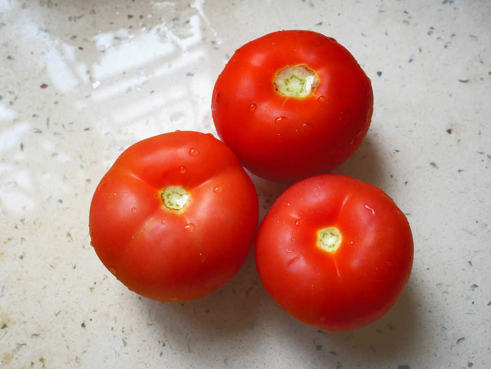 三个番茄西红柿