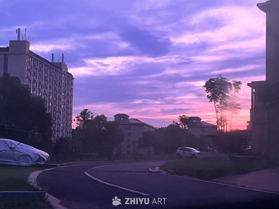 黄昏城市的宁静时光