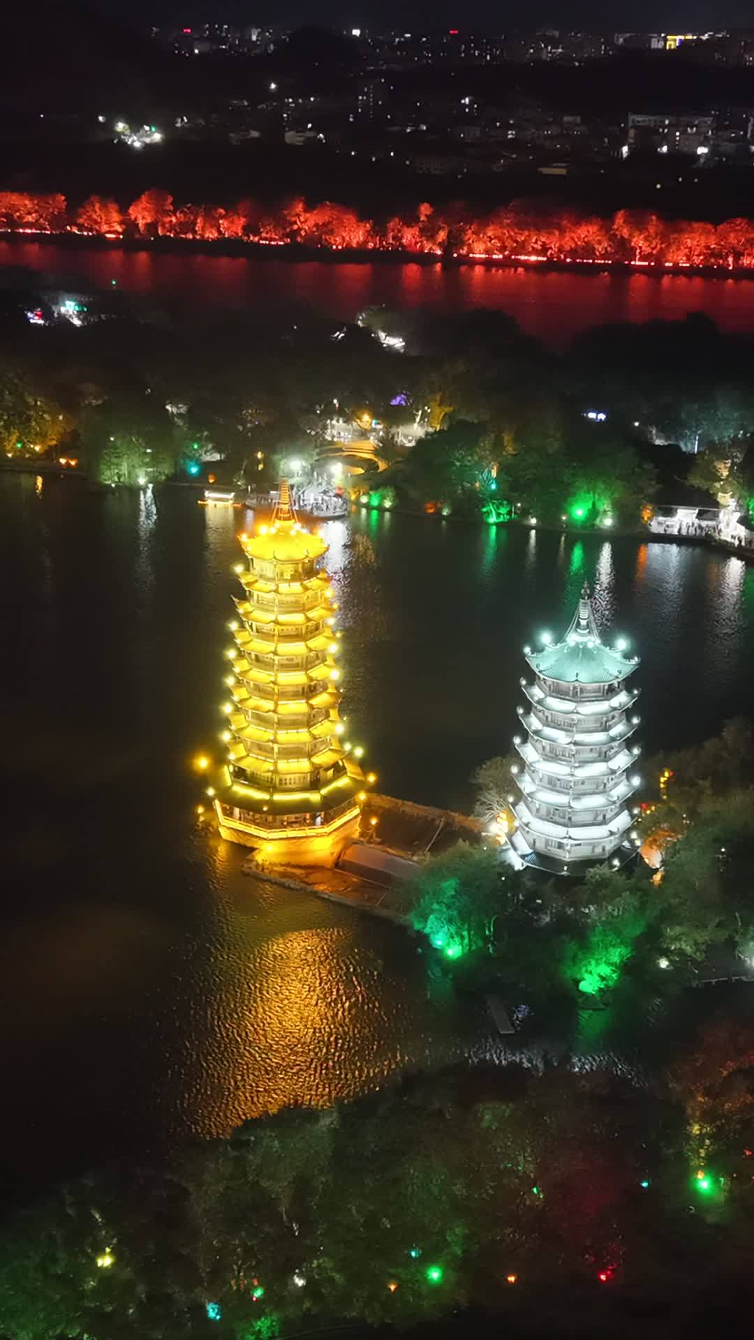 竖版航拍桂林两江四湖夜景日月双塔 (20)