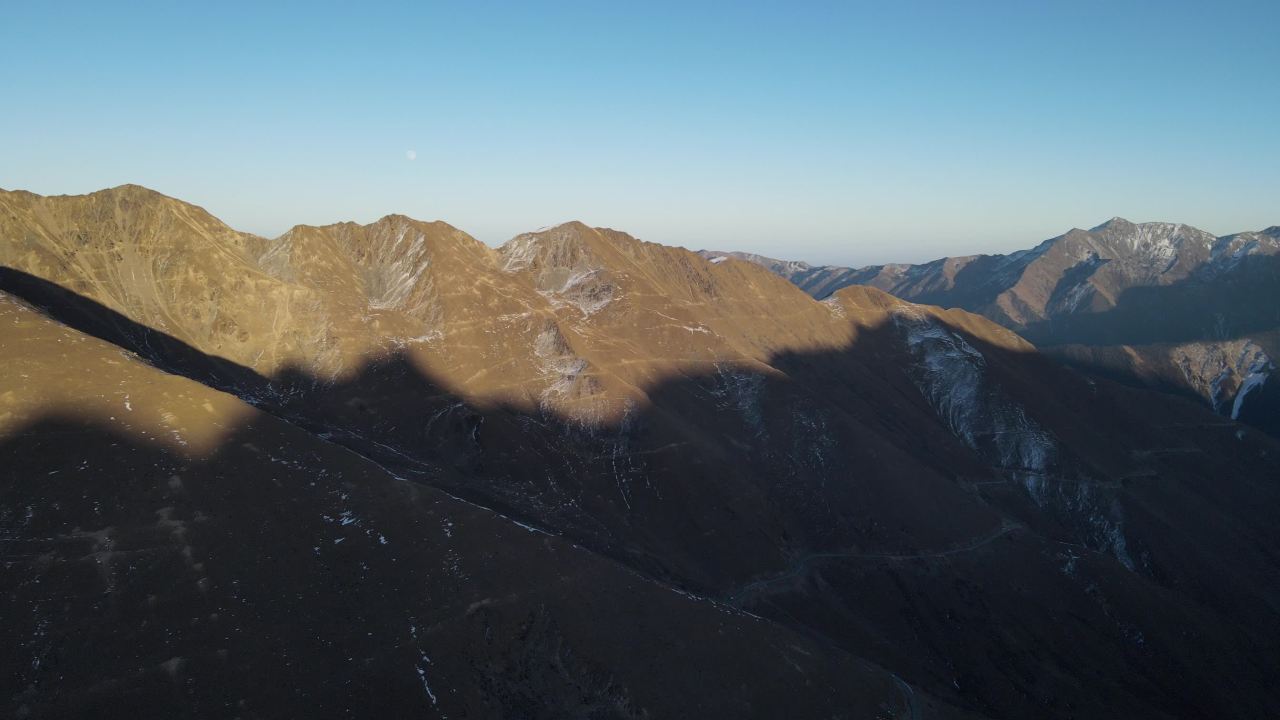 四姑娘雪山及周边雪山 12