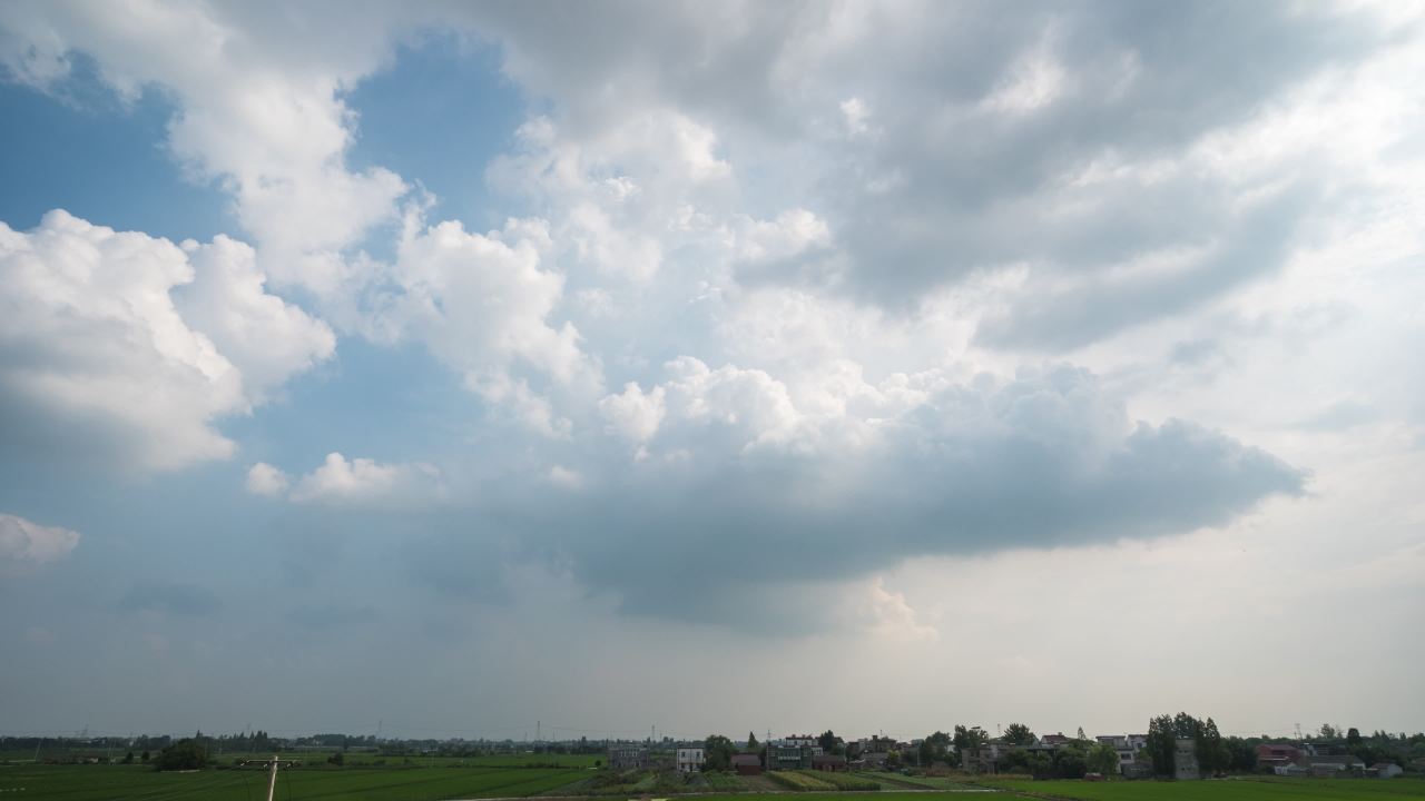 乌云密布遮天蔽日云海翻腾雷阵雨台风 4