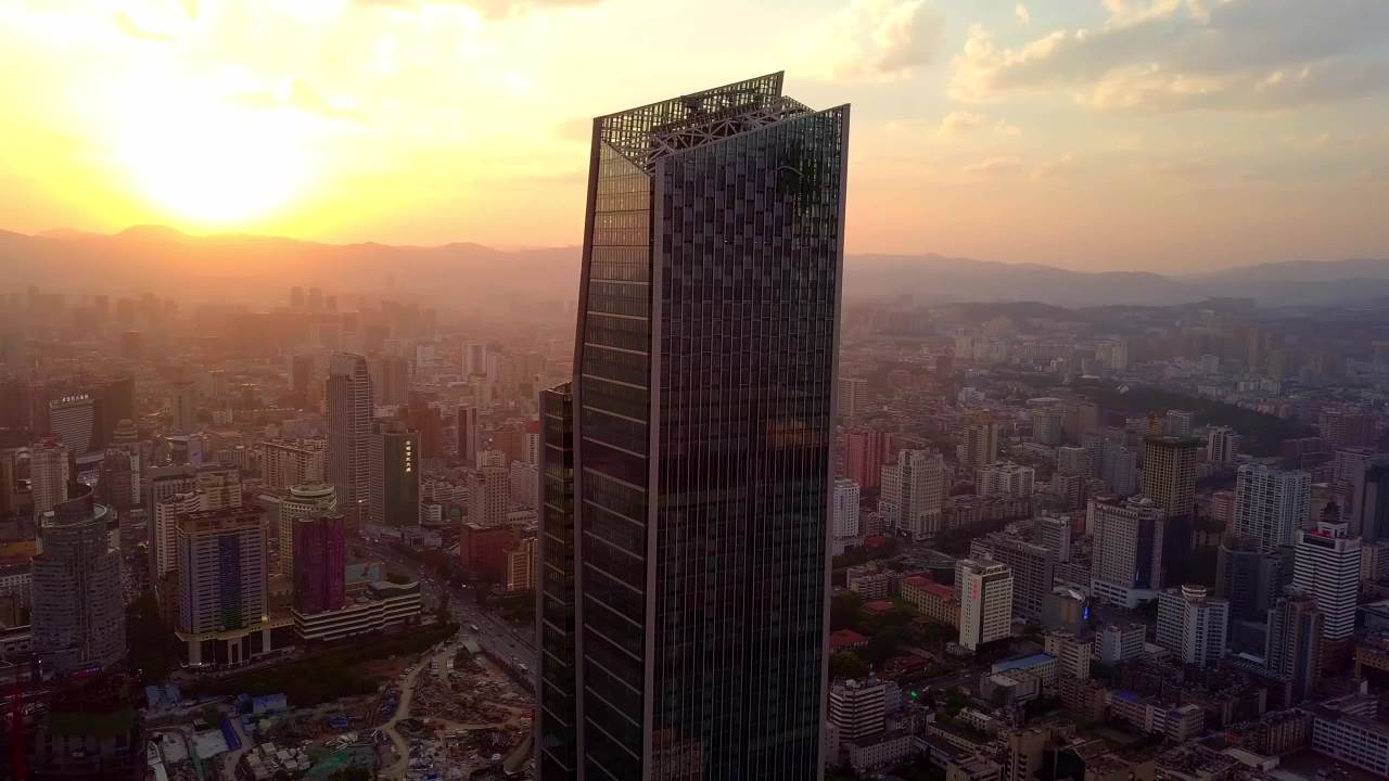 昆明恒隆广场日落航拍-1