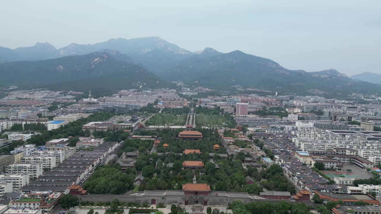 航拍山东泰安岱庙