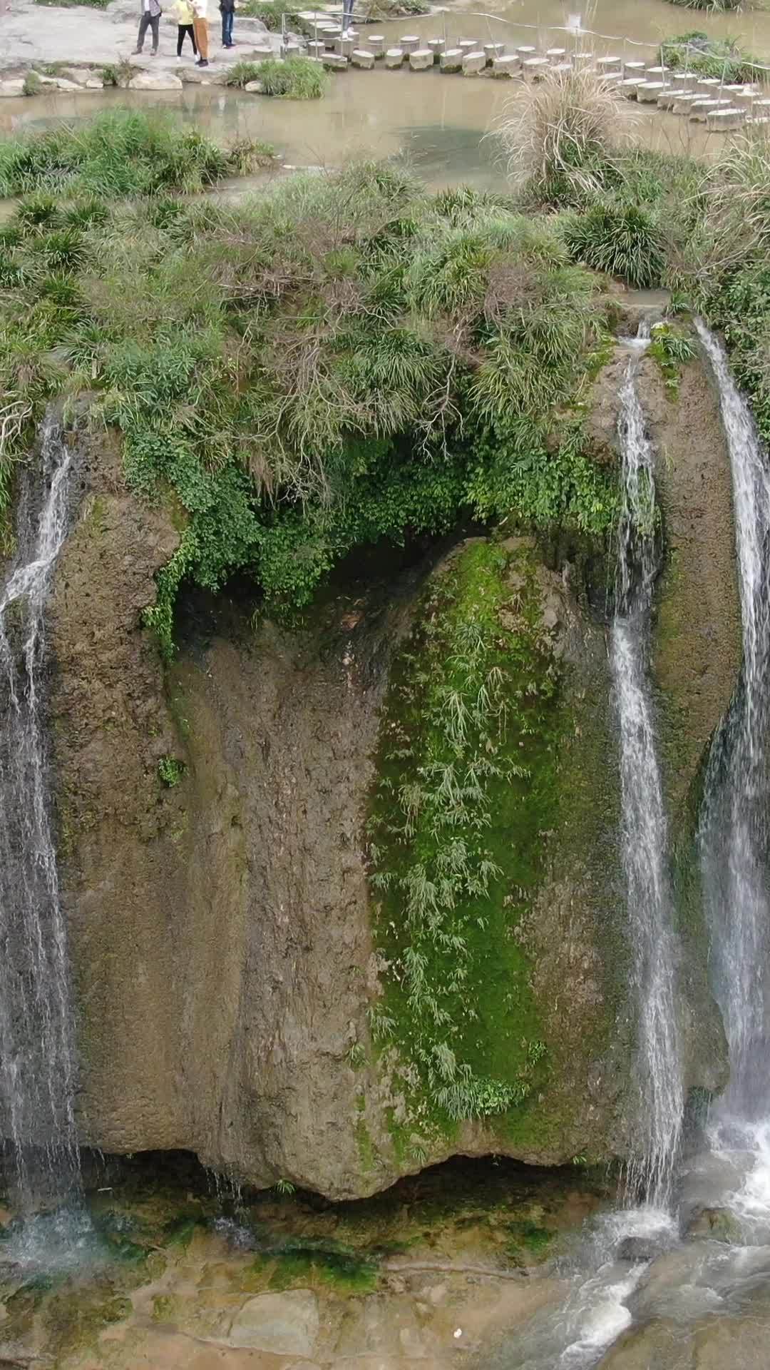 古村瀑布美景