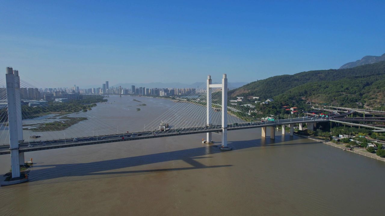 航拍福州魁浦大桥建筑风光 1