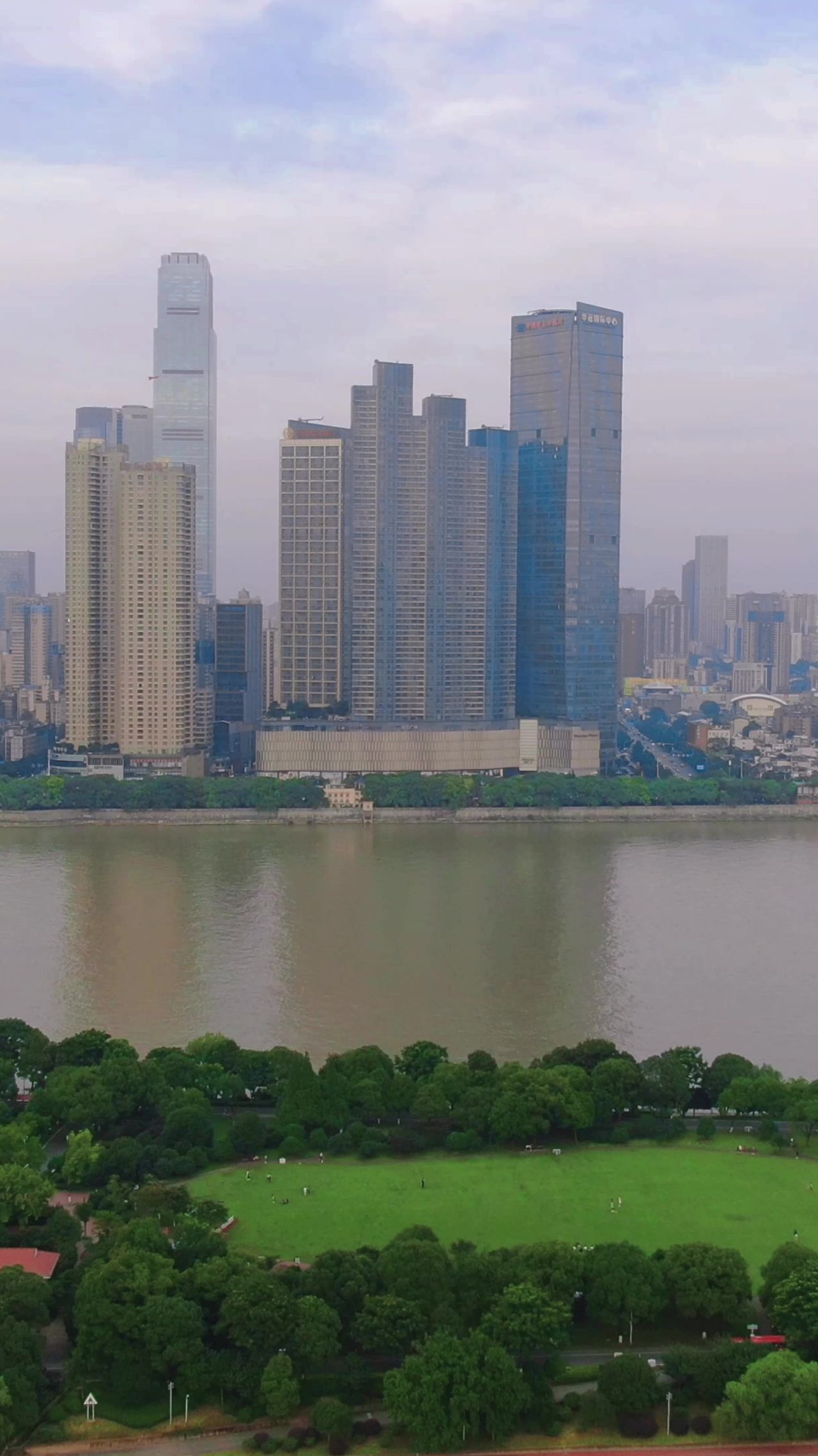 城市航拍湖南长沙城市高楼天际线