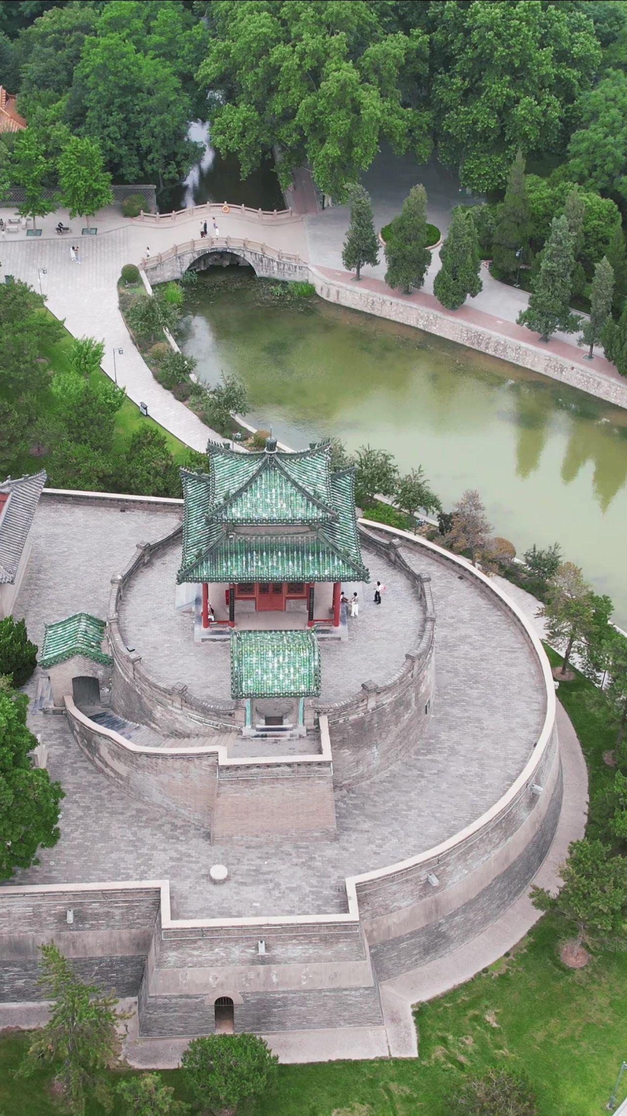 河北邯郸丛台公园竖屏航拍 