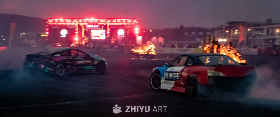 夜晚赛车漂移炫技