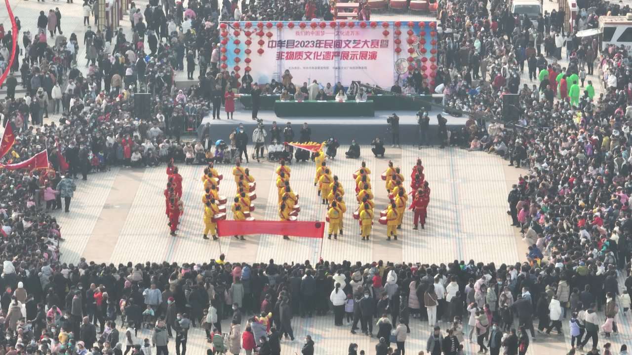 春节广场鼓乐表演