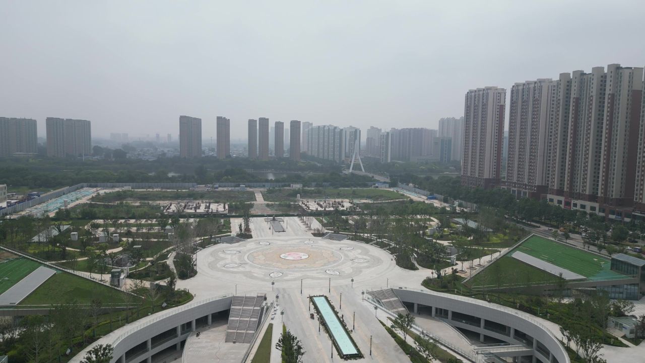  航拍山东菏泽人民广场