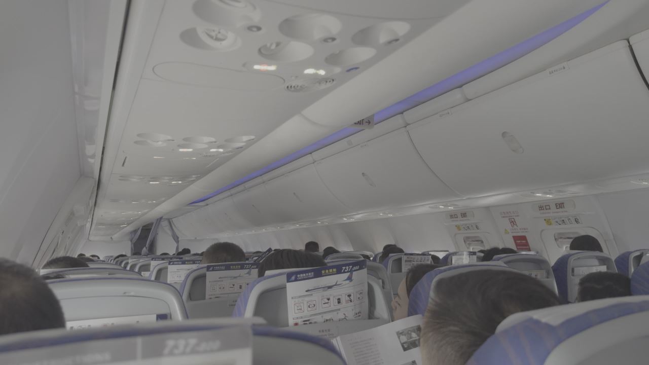 iPhone15Pro | Apple Log 测试样片 飞机乘客