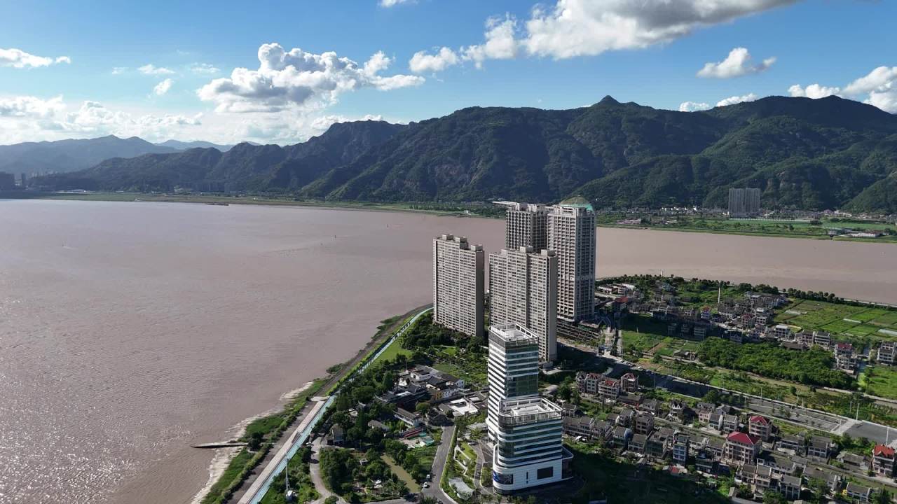 江畔都市与自然的和谐共存