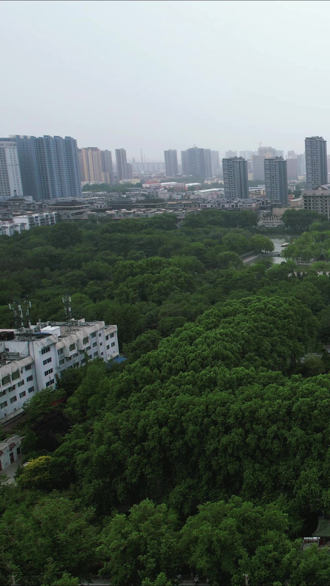 河北邯郸丛台公园竖屏航拍 