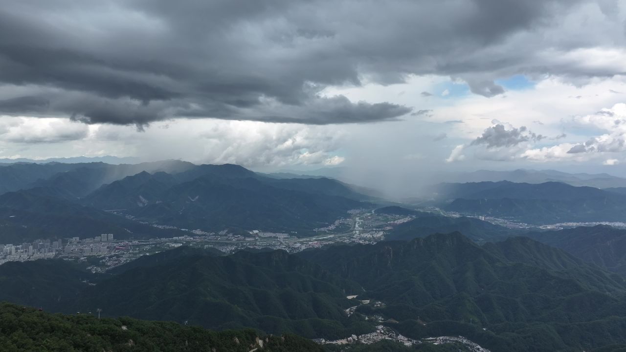山间局部降雨