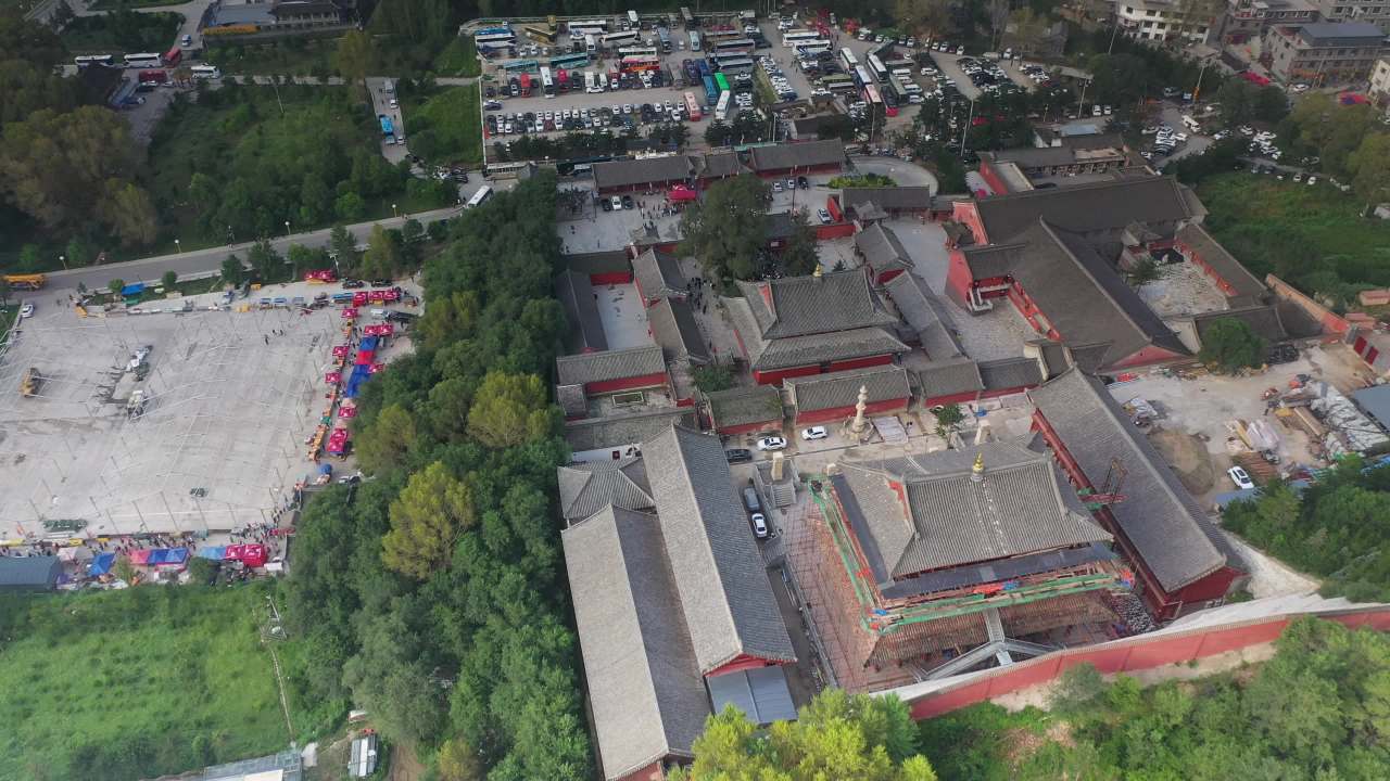寺庙与自然的和谐之美