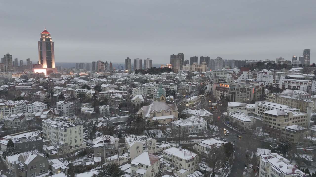 青岛老城区信号山海边雪景航拍 10