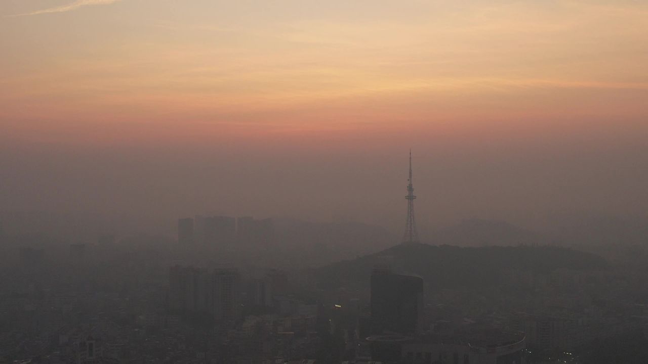 广东阳江城市清晨日出彩霞迷雾航拍 