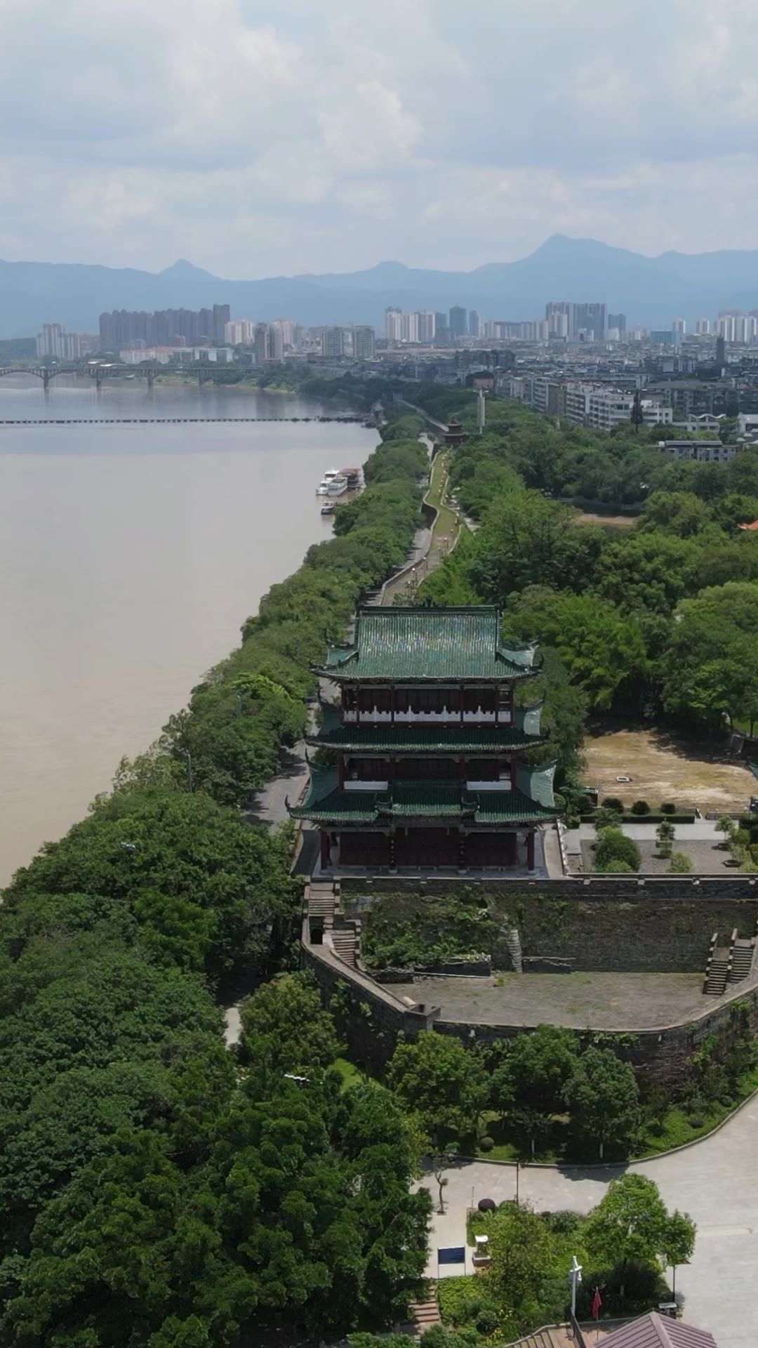 江西赣州城市风光竖屏航拍