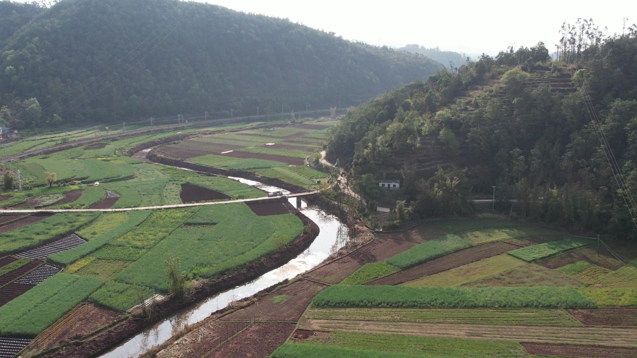 小溪河谷地种植农作物