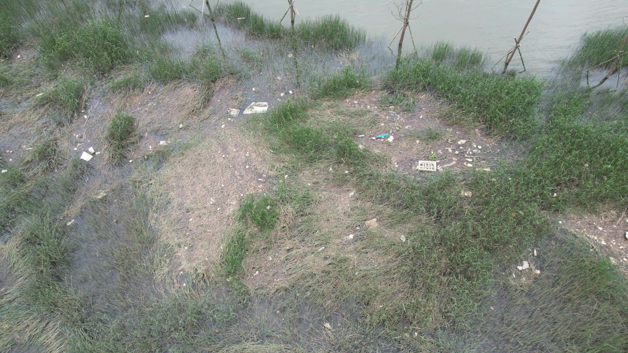 被污染的河水航拍 2