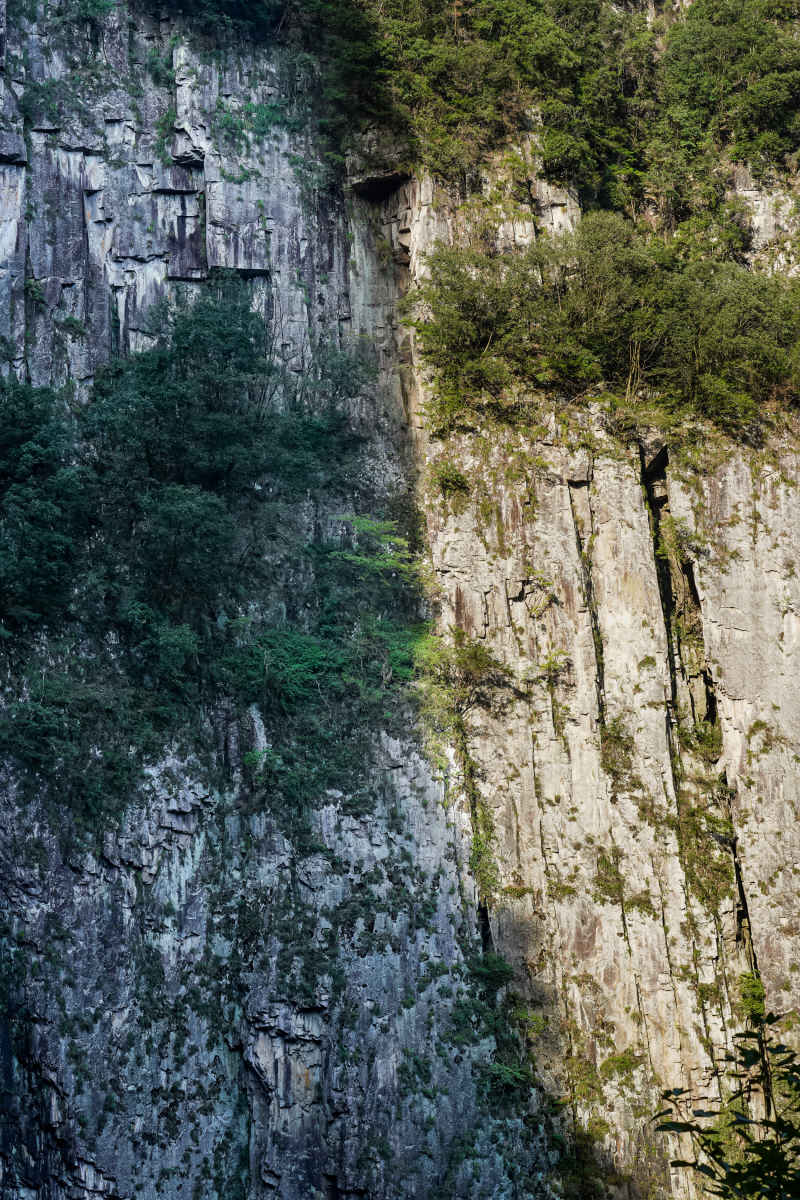 山脊两面