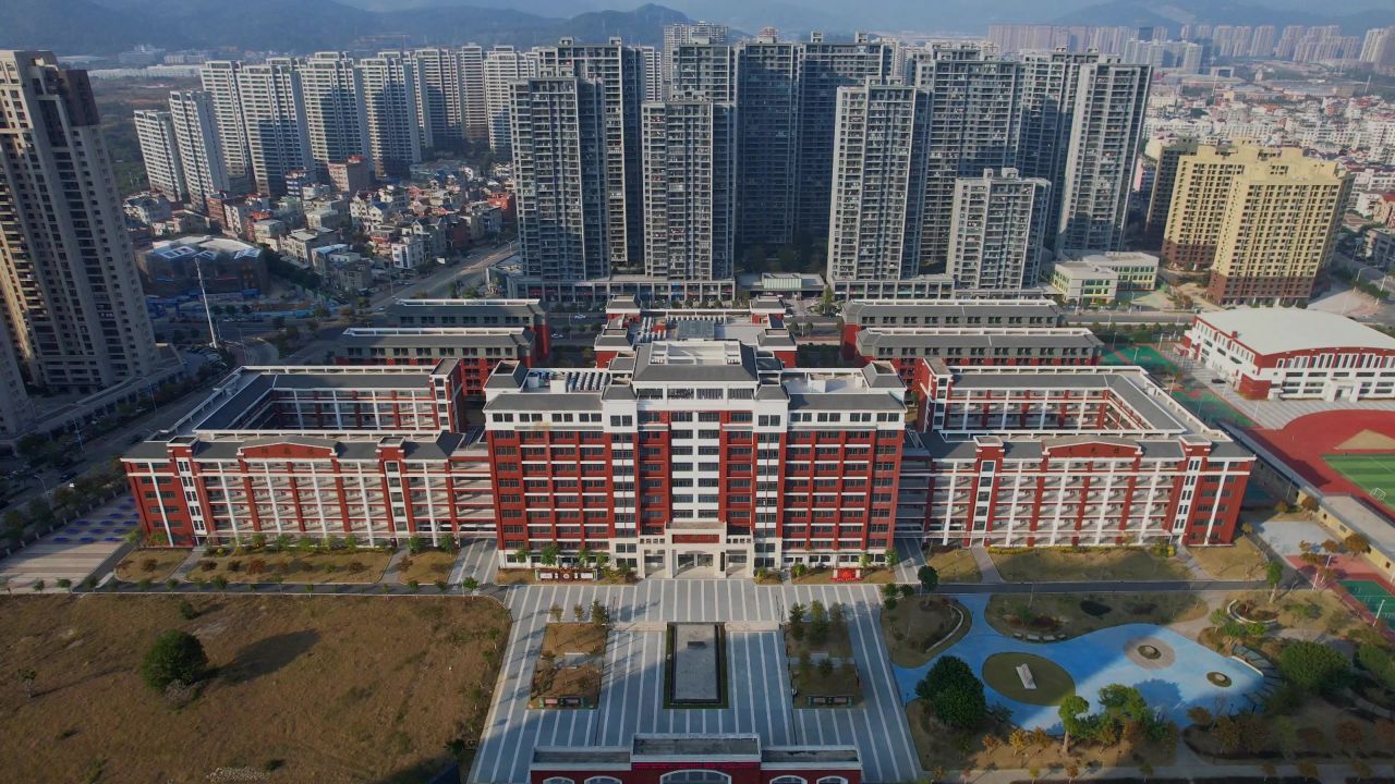 航拍福清第一中学景观