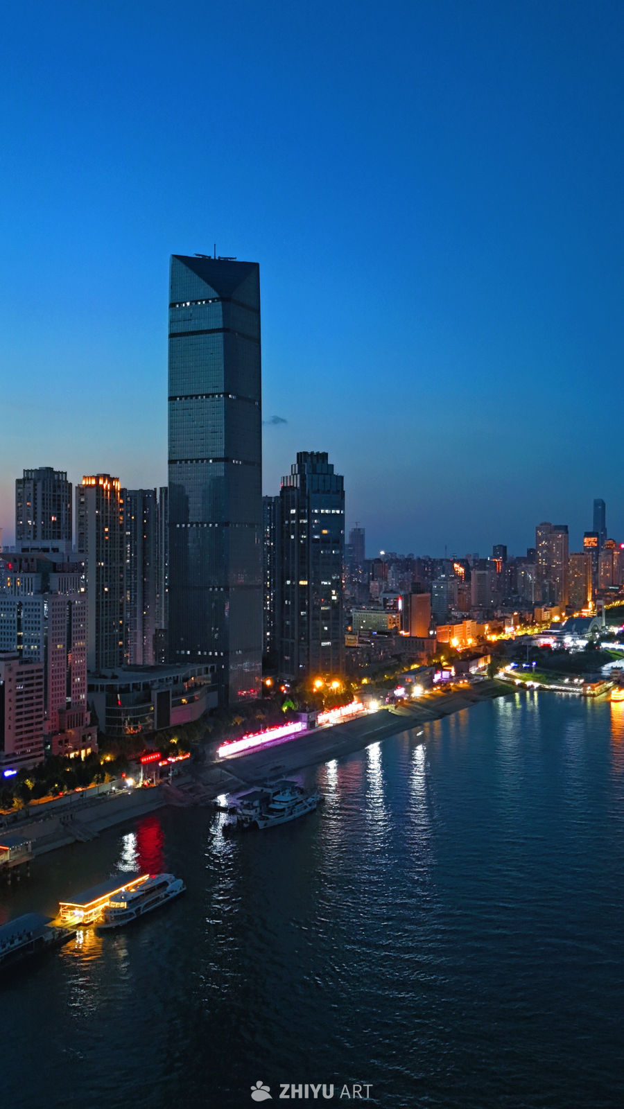 武汉长江两岸城市天际线