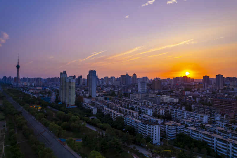航拍洛阳-城市电视塔落日