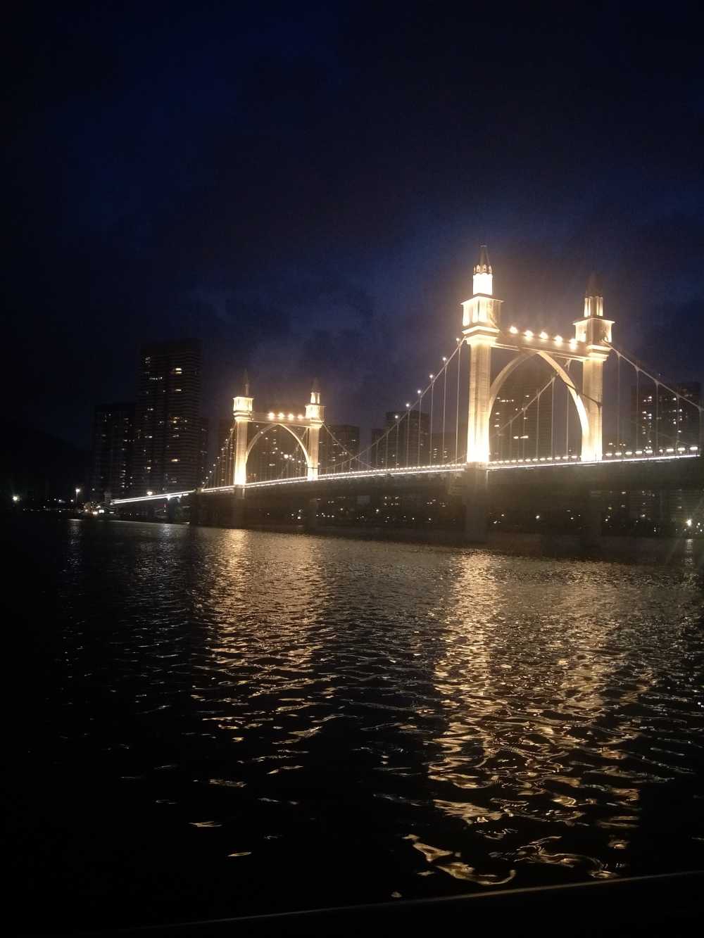 夜里的白石桥