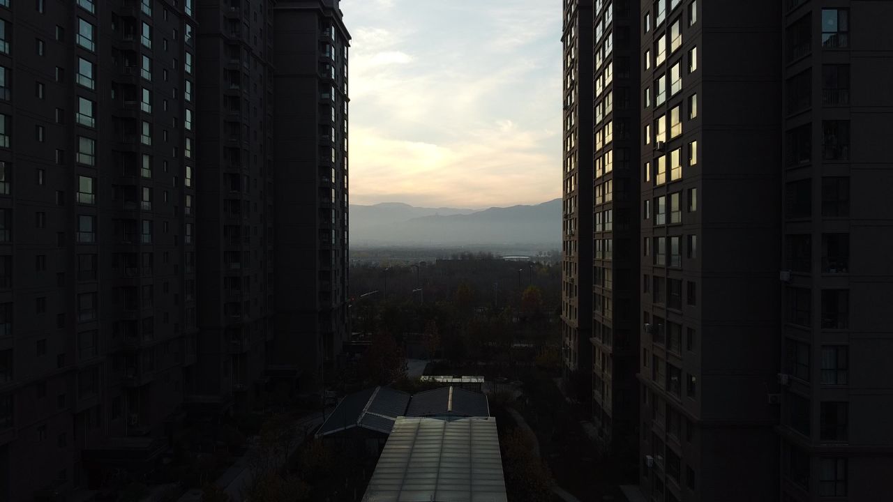 航拍 穿越 湖泊