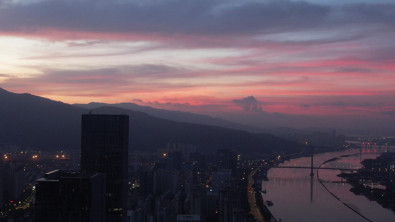 福建福州城市清晨闽江日出航拍
