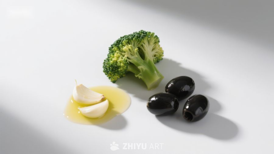 橄榄油中的蒜瓣、西兰花与黑橄榄