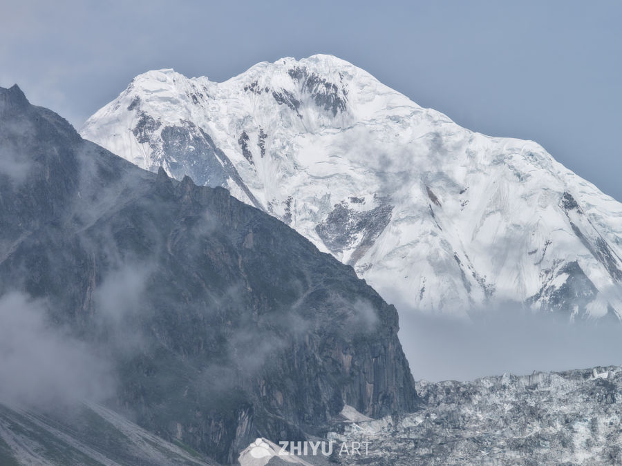 贡嘎雪山