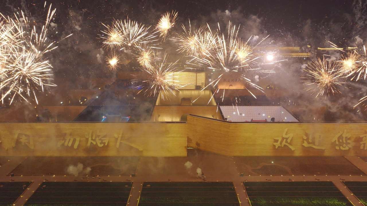 烟花璀璨夜景