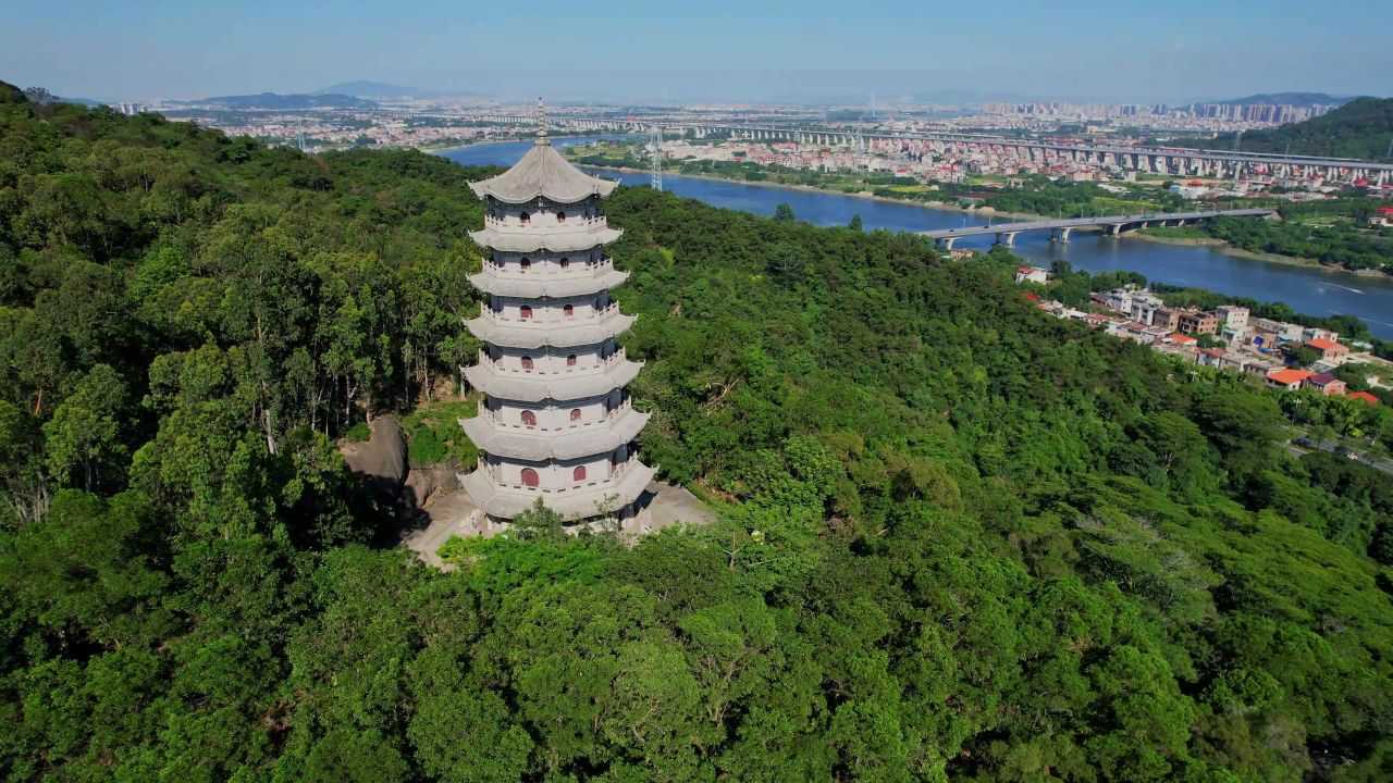 航拍漳州龙文塔景观