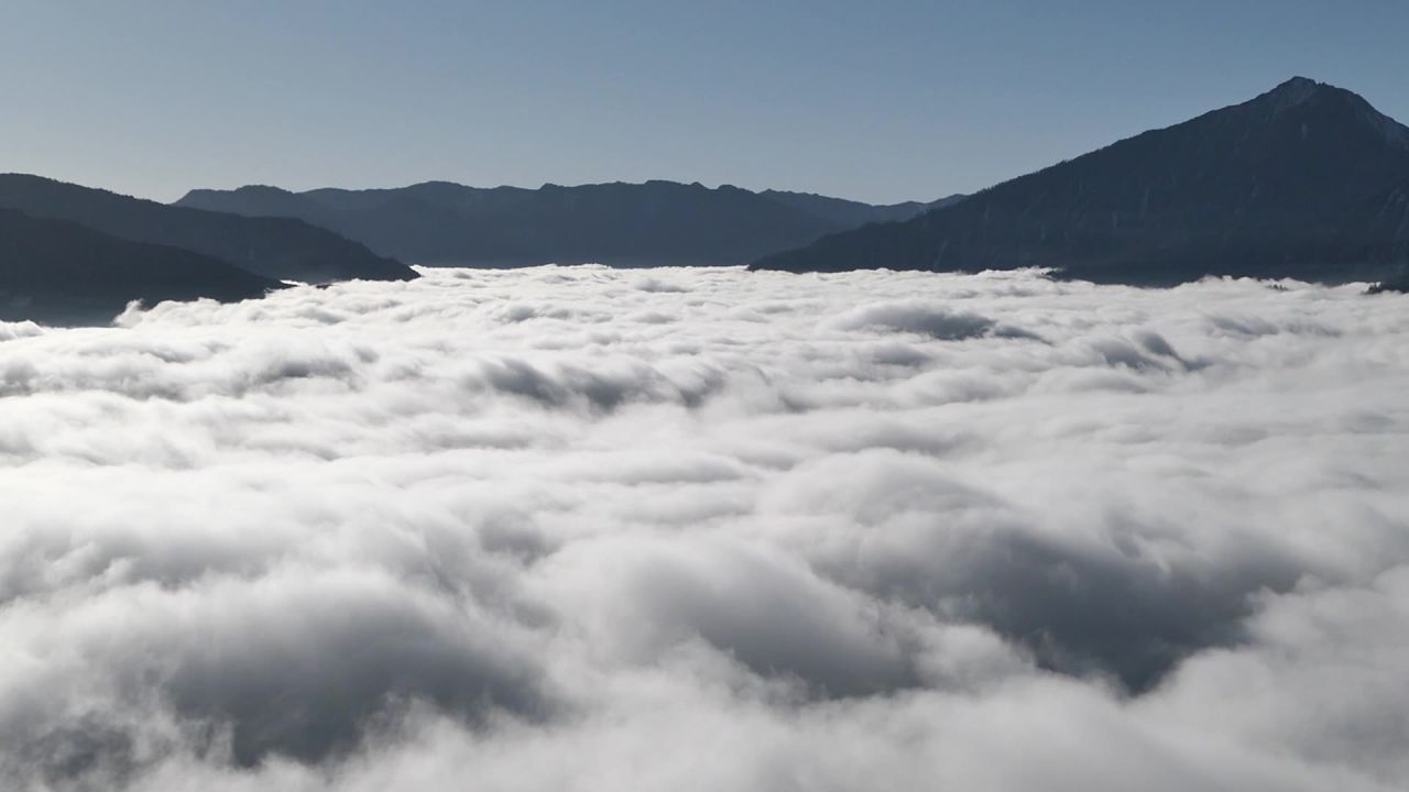 达瓦更扎半山腰云海延时摄影